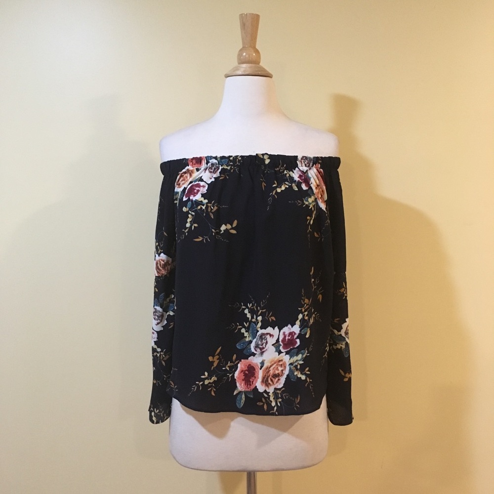 Floral Off Shoulder Flare Sleeve Top - Picture 5 of 8